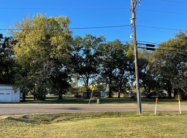 522 E Grizzley Dr, DeKalb, TX 75559