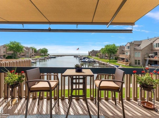 26031 harbour pointe dr N, Harrison Twp, MI 48045-3298