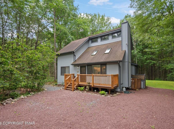 199 Cumberland Road, Pocono Pines, PA 18350
