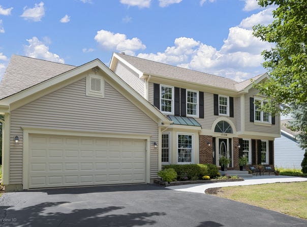 17334 W Westwind Drive, Gurnee, IL 60031