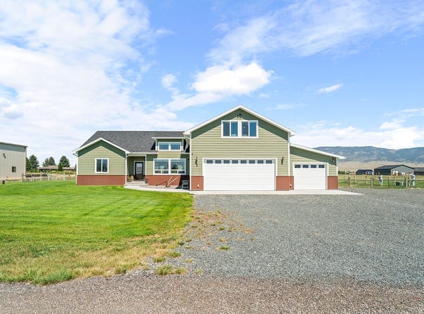 32 S Centurion Way, Whitehall, MT 59759