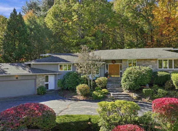 31 Hancock Hill Dr, Worcester, MA 01609