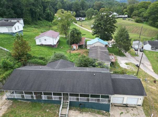 26 Crocquet Lane, Chapmanville, WV 25508