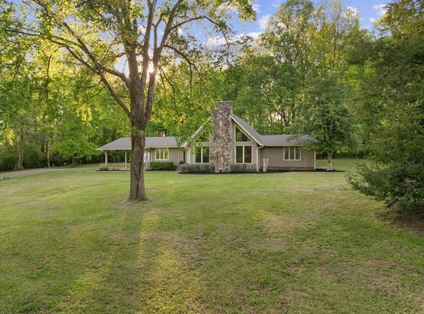 322 Mount Carmel Church Road, CHATSWORTH, GA 30705