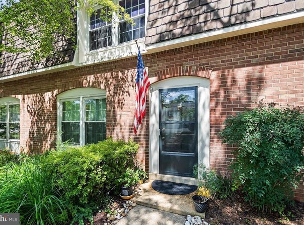 8210 CARRLEIGH Parkway, SPRINGFIELD, VA 22152