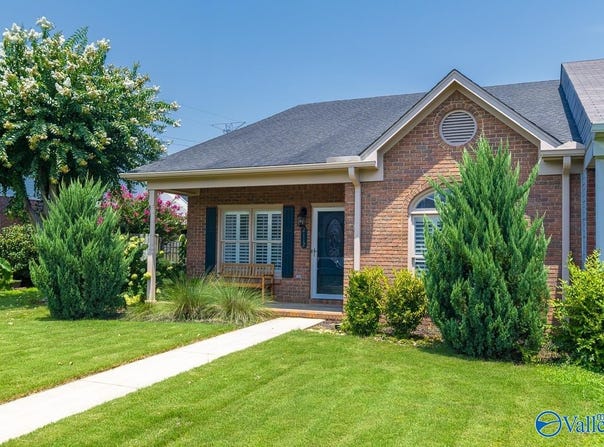 2112 Yorkshire SE, Decatur, AL 35601