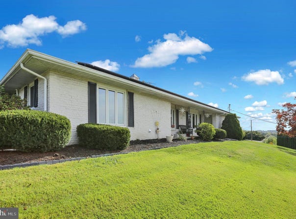 296 ELM Street, HAMBURG, PA 19526