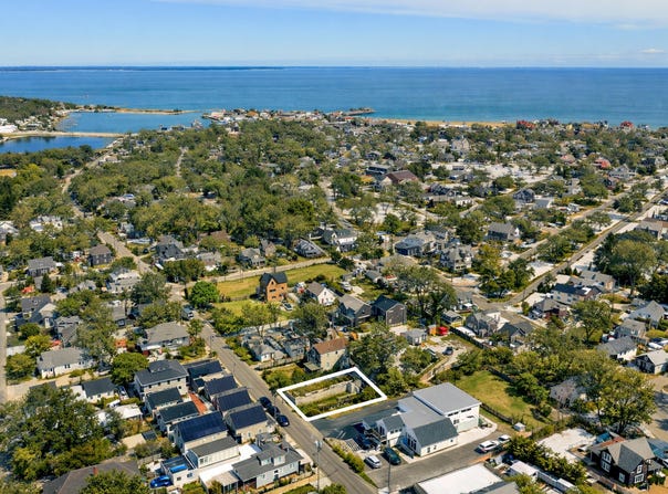 112 Dukes County Avenue, Oak Bluffs, MA 02557