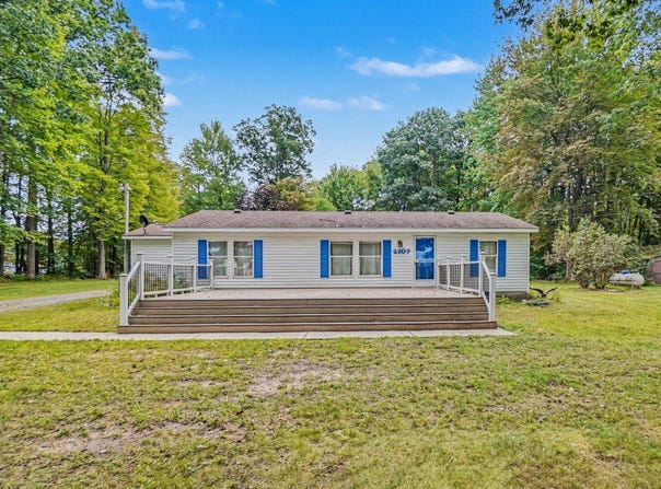 2207 Wolf Lake Drive, Baldwin, MI 49304