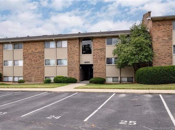 24 Lakeshore Drive, Clarksville, IN 47129