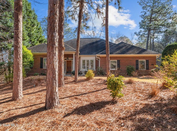 106 Clay Circle, West End, NC 27376