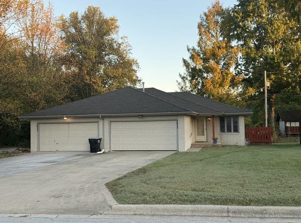 3833-3835 W Sylvania Street, Springfield, MO 65807