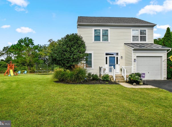 202 SENATORS Way, BERLIN, MD 21811