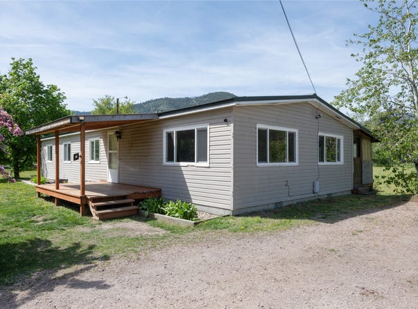 20735 E Mullan Road, Clinton, MT 59825