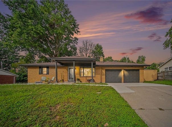 6738 N Madison Avenue, Kansas City, MO 64118