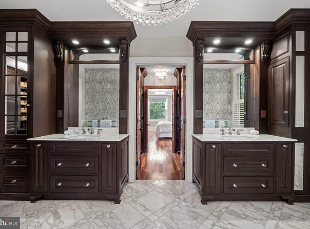 310 E CENTRAL Avenue, MOORESTOWN, NJ 08057