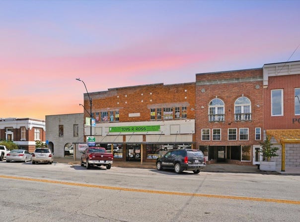 110 E Jackson Street, Bolivar, MO 65613