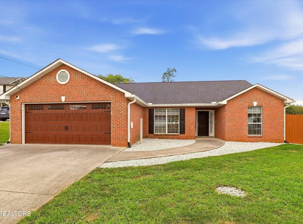 2140 Ember Brook Lane, Powell, TN 37849