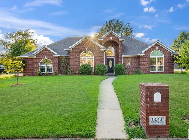 6013 Summerwood Lane, Texarkana, AR 71854