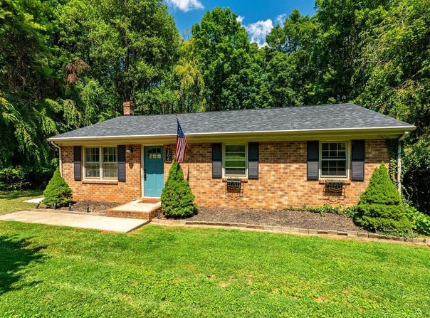 206 Simsbury Lane, Forest, VA 24551