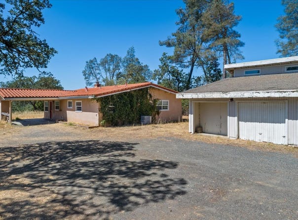950 Canyon Road, Geyserville, CA 95441