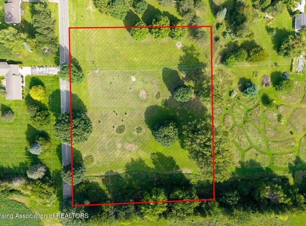 Noble Road, Williamston, MI 48895