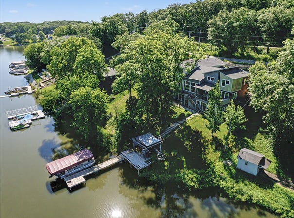 8328 Lakeshore Drive, Dexter, IA 50070