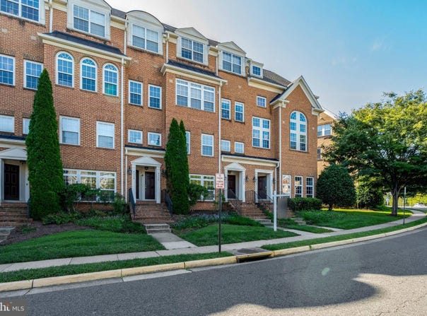 9544 WALKER Way, MANASSAS PARK, VA 20111