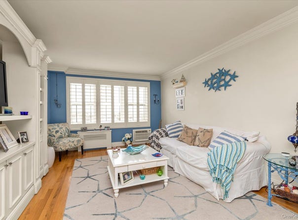 1 E Broadway, Long Beach, NY 11561
