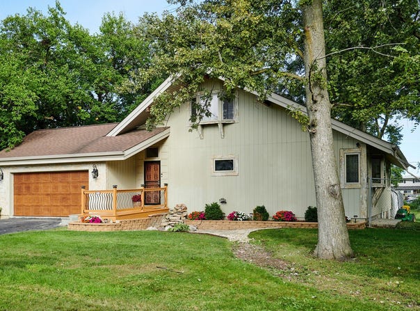 9041 DELPHIA Avenue, Des Plaines, IL 60016