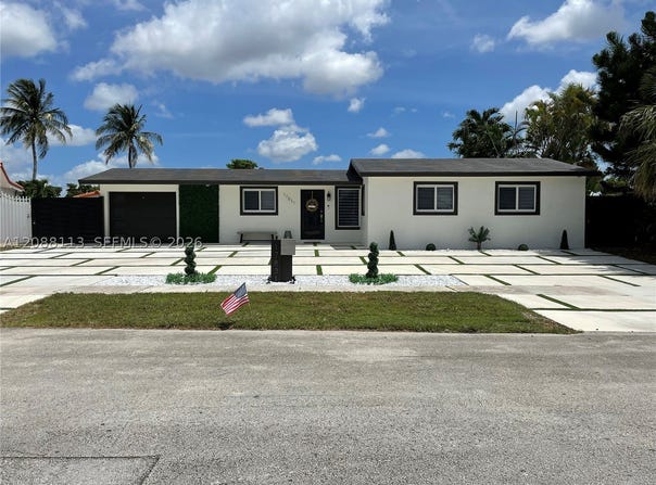 17831 NW 84th Ct, Miami, FL 33015