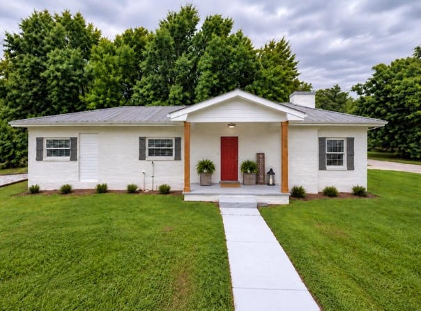 200 Cable St, Headland, AL 36345