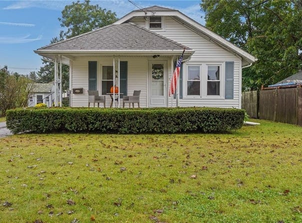 64 Crest Avenue, Warwick, RI 02886