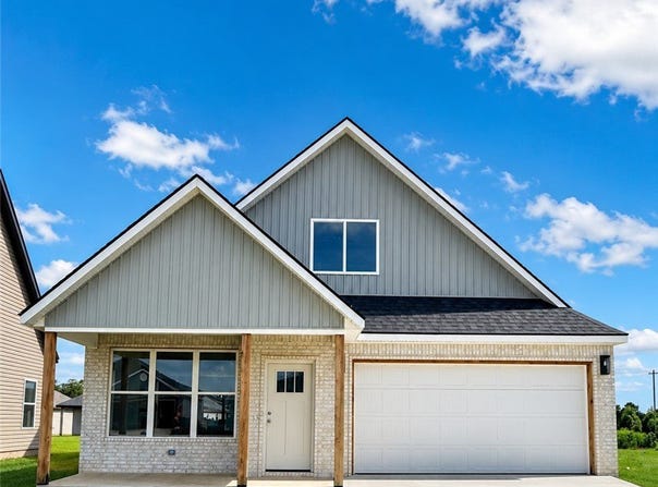 1733 Edens, Gentry, AR 72734