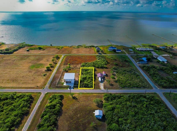 1510B & 1512 Second St, Bayside, TX 78340