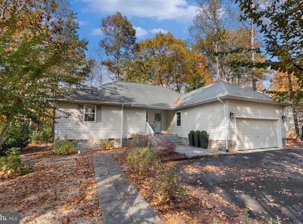 214 MONUMENT RD, LOCUST GROVE, VA 22508