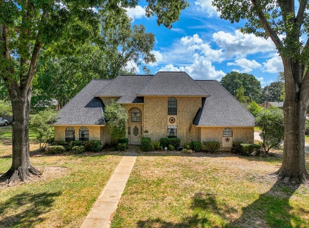 2208 Monica, PALESTINE, TX 75803