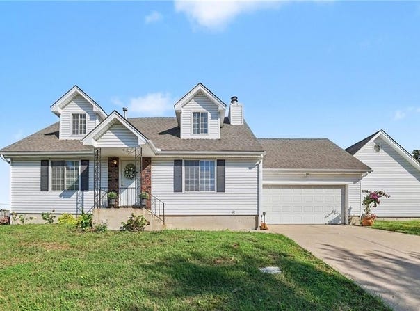 501 NW Hunter Drive, Blue Springs, MO 64014