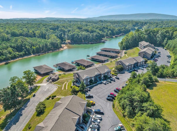 1137 Mariners Way, Huddleston, VA 24104