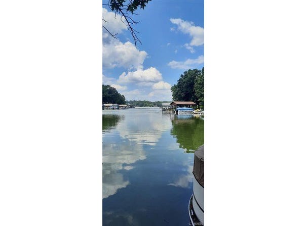 700 Lakeshore Drive, Cuba, MO 65453