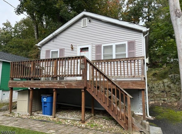 6 Jefferson Trl, Hopatcong Boro, NJ 07843-1206