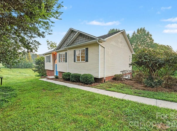 4750 Dalena Drive, Claremont, NC 28610