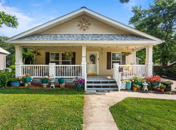 410 FRANKLIN Street, Mahomet, IL 61853