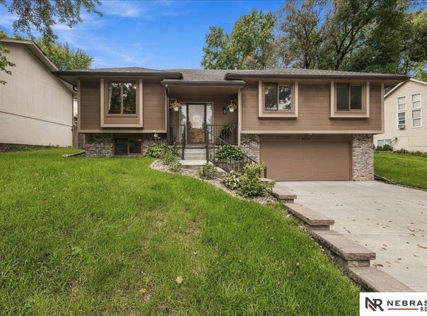 4319 Jerry Gilbert Circle, Bellevue, NE 68123