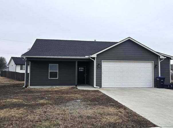 336 Deer Run Ave, El Dorado, KS 67042