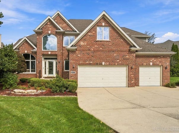 2775 Ginger Woods Drive, Aurora, IL 60502