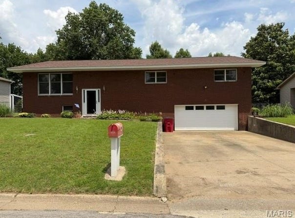 858 Cambridge Drive, Sikeston, MO 63801