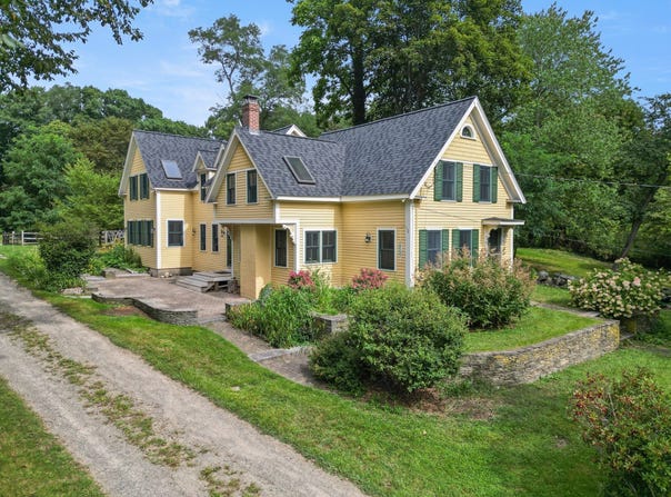 19-21 Downfall Rd, Newbury, MA 01922