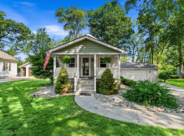 839 Paw Paw Drive, Holland, MI 49423