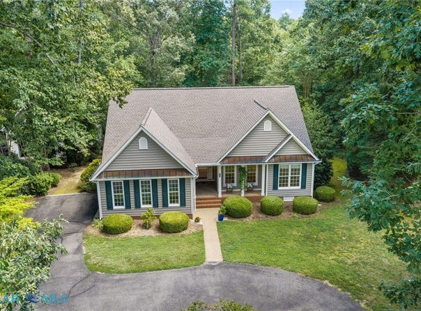 840 Middle Gate Road, Irvington, VA 22480